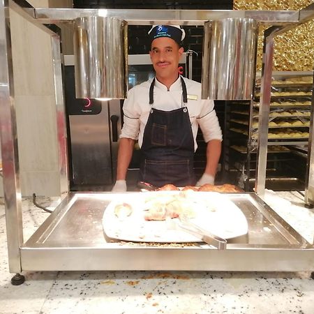 Hotel Apartments Villaggio Dei Fiori 4 Stars Luxury - Great Family Resort - Pet Friendly - With Hypermarket - Delivery Restaurant-Pizzeria - Room Breakfast With Supplement - Ultra Fast Wi-Fi - Play Area For Children - Olympic Swimming Pool - Parking كاوْرلي المظهر الخارجي الصورة