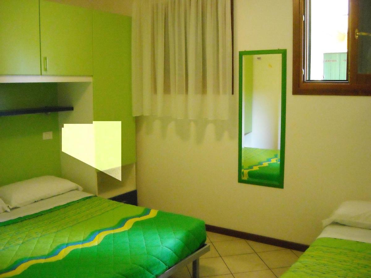 Hotel Apartments Villaggio Dei Fiori 4 Stars Luxury - Great Family Resort - Pet Friendly - With Hypermarket - Delivery Restaurant-Pizzeria - Room Breakfast With Supplement - Ultra Fast Wi-Fi - Play Area For Children - Olympic Swimming Pool - Parking كاوْرلي المظهر الخارجي الصورة