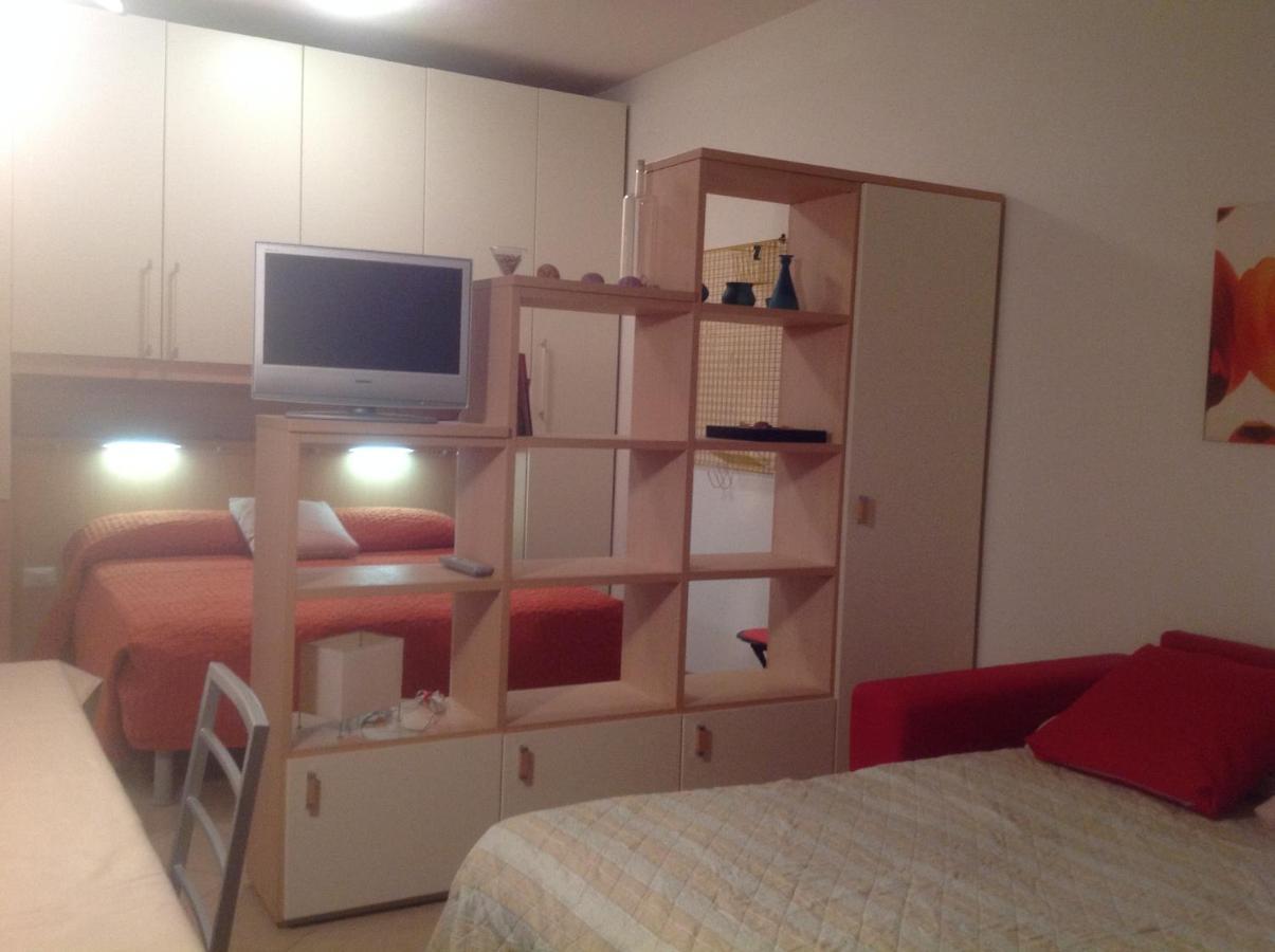 Hotel Apartments Villaggio Dei Fiori 4 Stars Luxury - Great Family Resort - Pet Friendly - With Hypermarket - Delivery Restaurant-Pizzeria - Room Breakfast With Supplement - Ultra Fast Wi-Fi - Play Area For Children - Olympic Swimming Pool - Parking كاوْرلي المظهر الخارجي الصورة