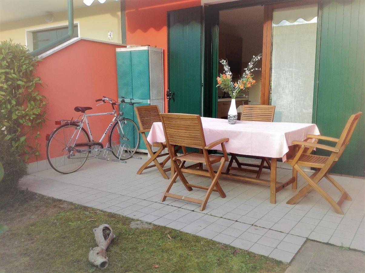 Hotel Apartments Villaggio Dei Fiori 4 Stars Luxury - Great Family Resort - Pet Friendly - With Hypermarket - Delivery Restaurant-Pizzeria - Room Breakfast With Supplement - Ultra Fast Wi-Fi - Play Area For Children - Olympic Swimming Pool - Parking كاوْرلي المظهر الخارجي الصورة