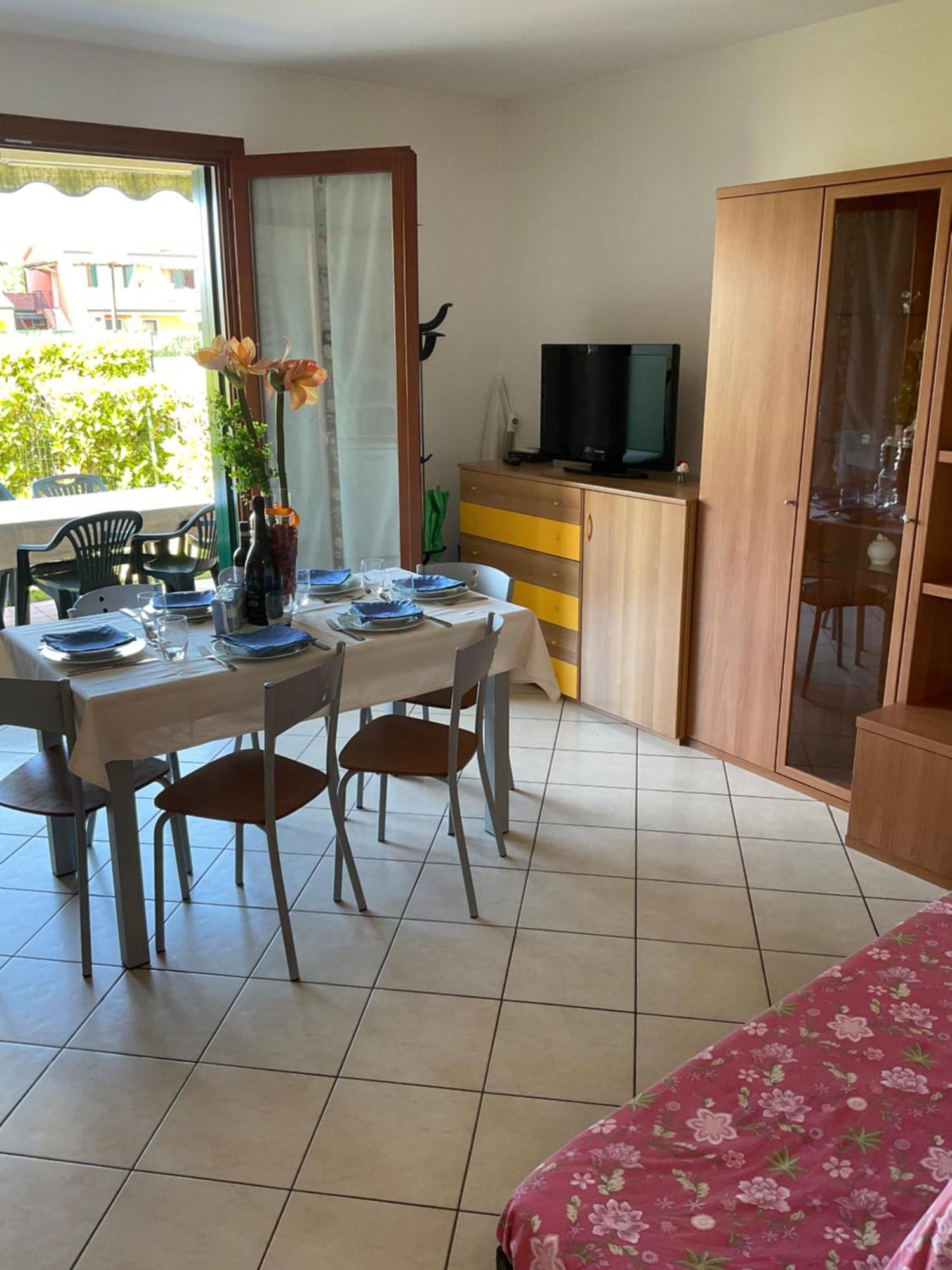 Hotel Apartments Villaggio Dei Fiori 4 Stars Luxury - Great Family Resort - Pet Friendly - With Hypermarket - Delivery Restaurant-Pizzeria - Room Breakfast With Supplement - Ultra Fast Wi-Fi - Play Area For Children - Olympic Swimming Pool - Parking كاوْرلي المظهر الخارجي الصورة